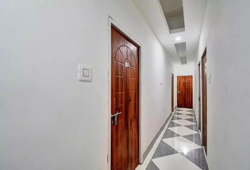 Super Hotel O Royal Empire
