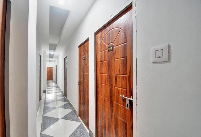 Super Hotel O Royal Empire