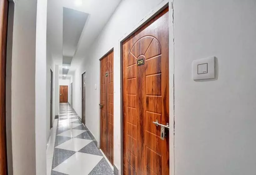 Super Hotel O Royal Empire