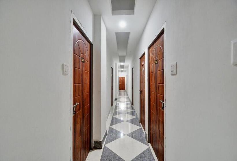 Super Hotel O Royal Empire