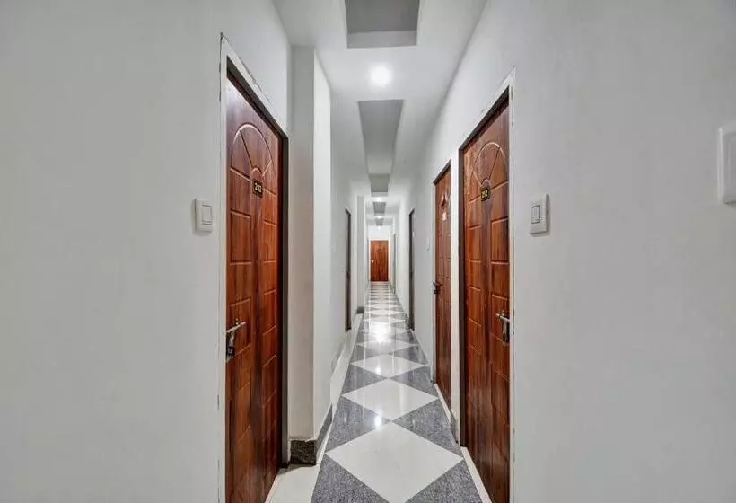 Super Hotel O Royal Empire