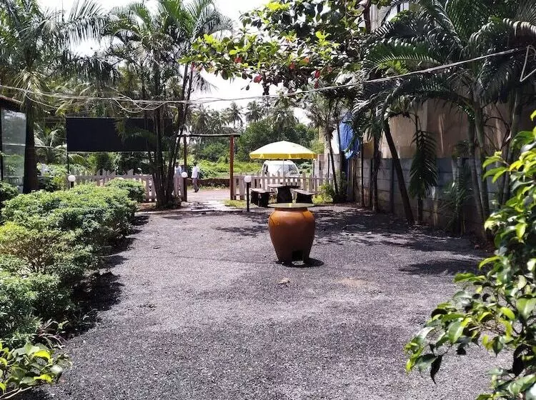 ユースホステル Jungle By Sturmfrei Morjim