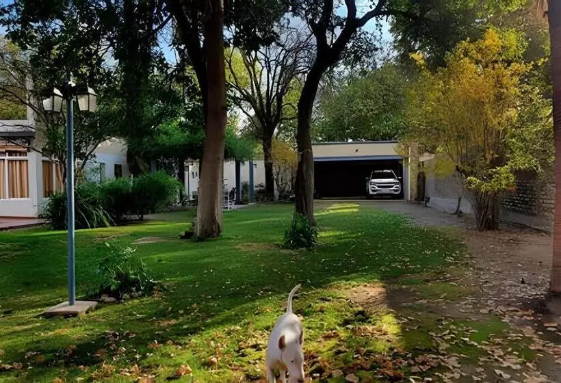 Aamiaismajoitus (B&B) Buen Viaje Mendoza