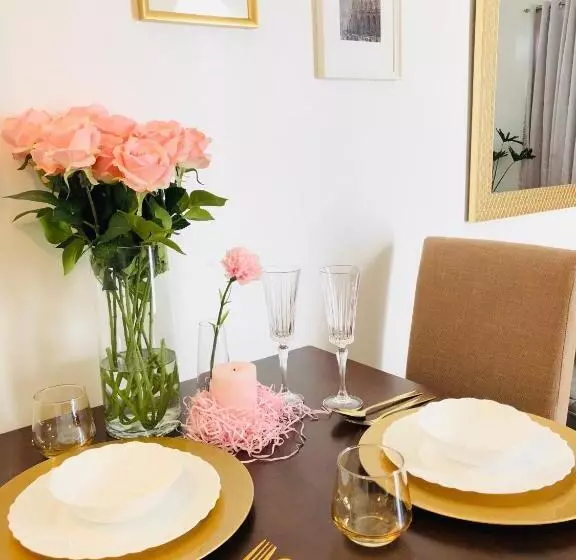 ホテル Elegant Condo Staycation In Cainta