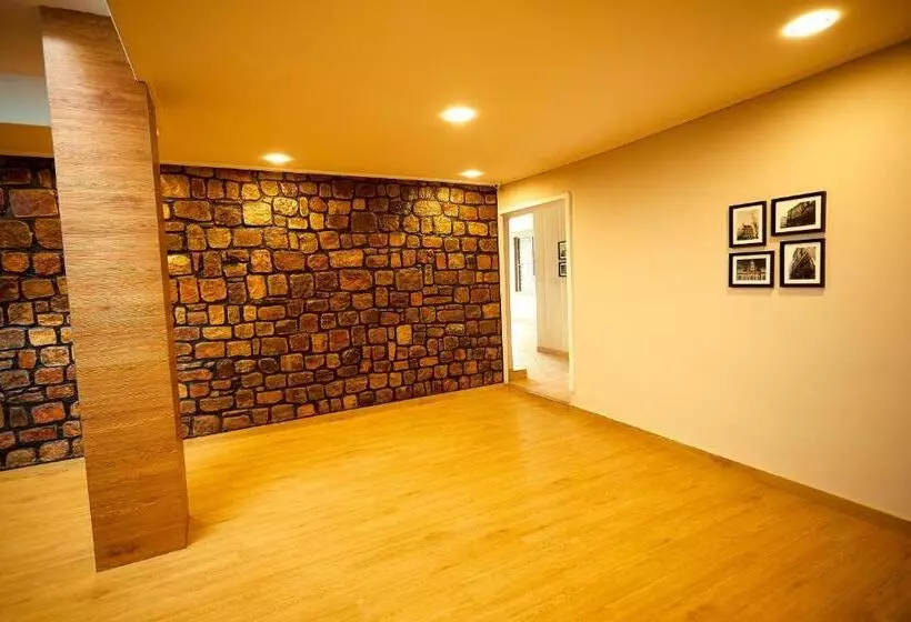 هتل King S Palace