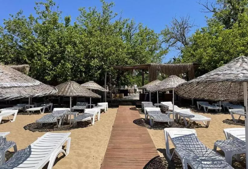 Ki̇raz Beach Otel