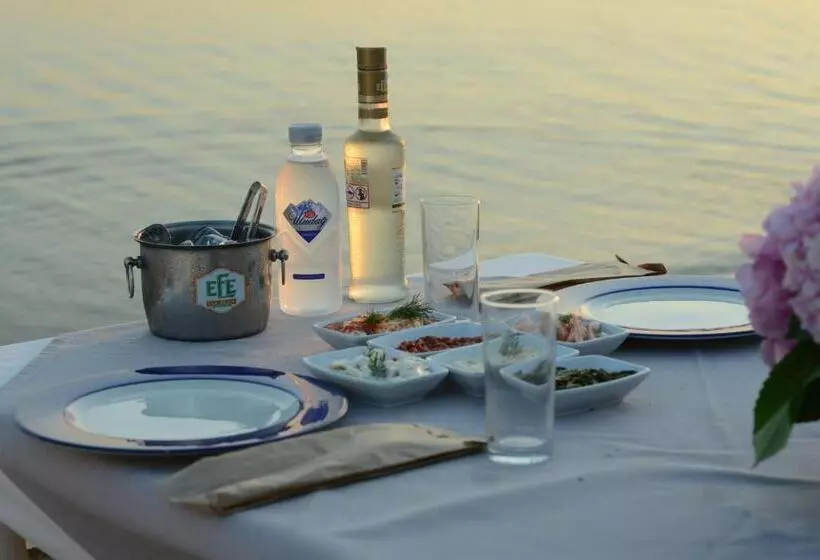 Ki̇raz Beach Otel