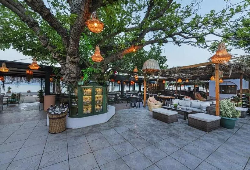Ki̇raz Beach Otel