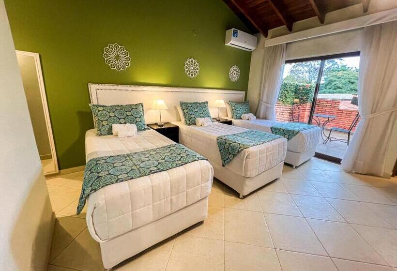 Mburucuyá Hotel Boutique