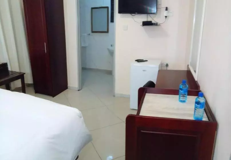 Kandjo S Bed And Breakfast