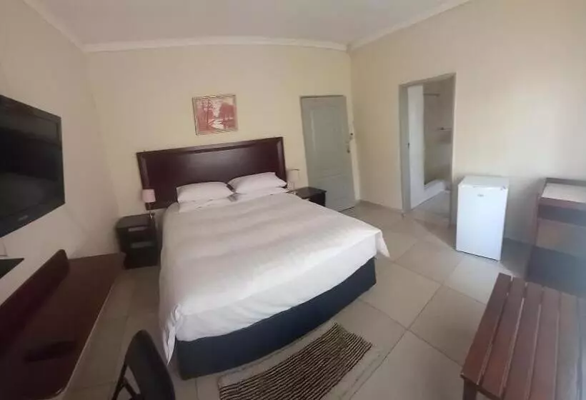 Kandjo S Bed And Breakfast