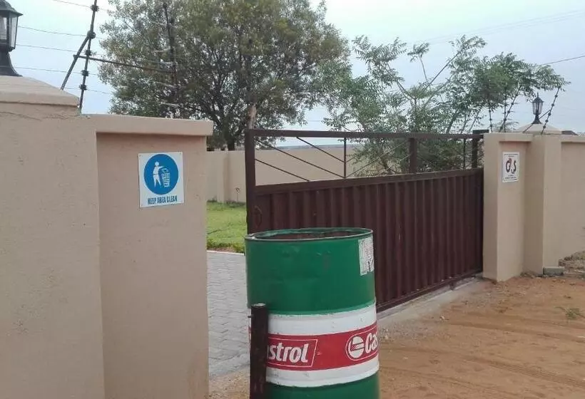 Kandjo S Bed And Breakfast