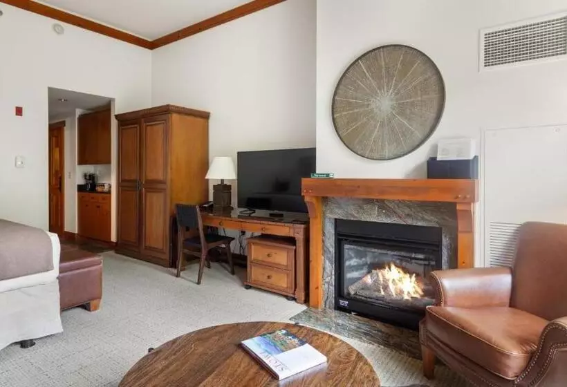 Lomakeskus 1117 Lodge At Spruce Peak Ski In Ski In Ski Out King Studio