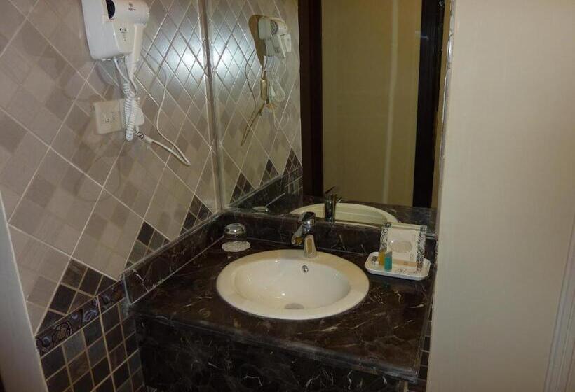 الضوء الخافت للشقق المخدومه