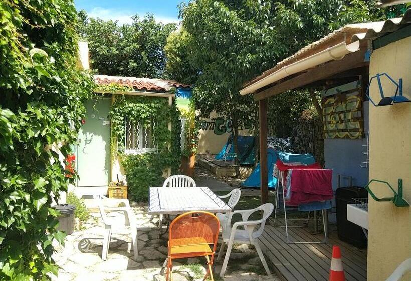 هاستل Goclands Tiny Cool Coliving Coworking Villa Garden