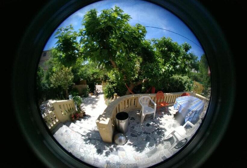 هاستل Goclands Tiny Cool Coliving Coworking Villa Garden