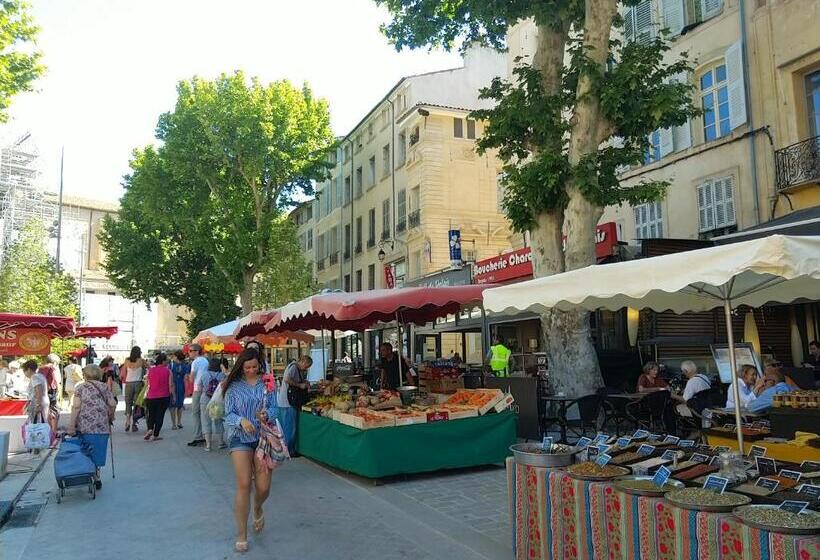 هاستل Goclands Tiny Cool Coliving Coworking Villa Garden