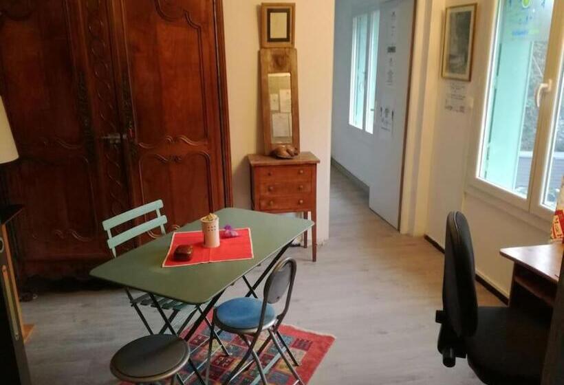 هاستل Goclands Tiny Cool Coliving Coworking Villa Garden