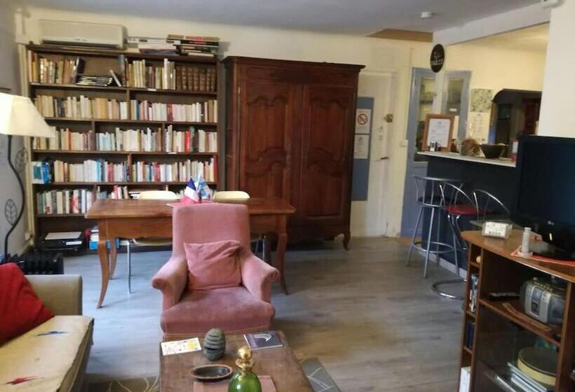 هاستل Goclands Tiny Cool Coliving Coworking Villa Garden