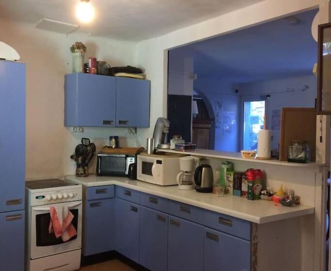 هاستل Goclands Tiny Cool Coliving Coworking Villa Garden