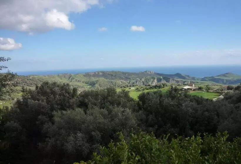 تختخواب و صبحانه Rocca Del Vento