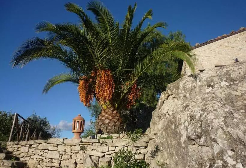 تختخواب و صبحانه Rocca Del Vento