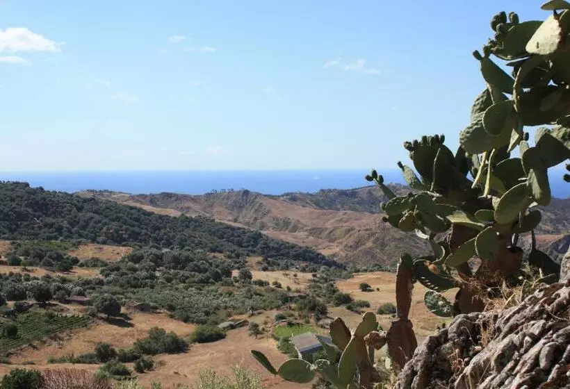 تختخواب و صبحانه Rocca Del Vento