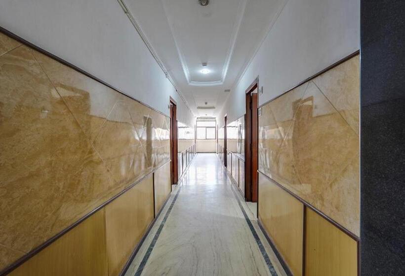 Super Hotel O Park Town Near Nehru Stadium