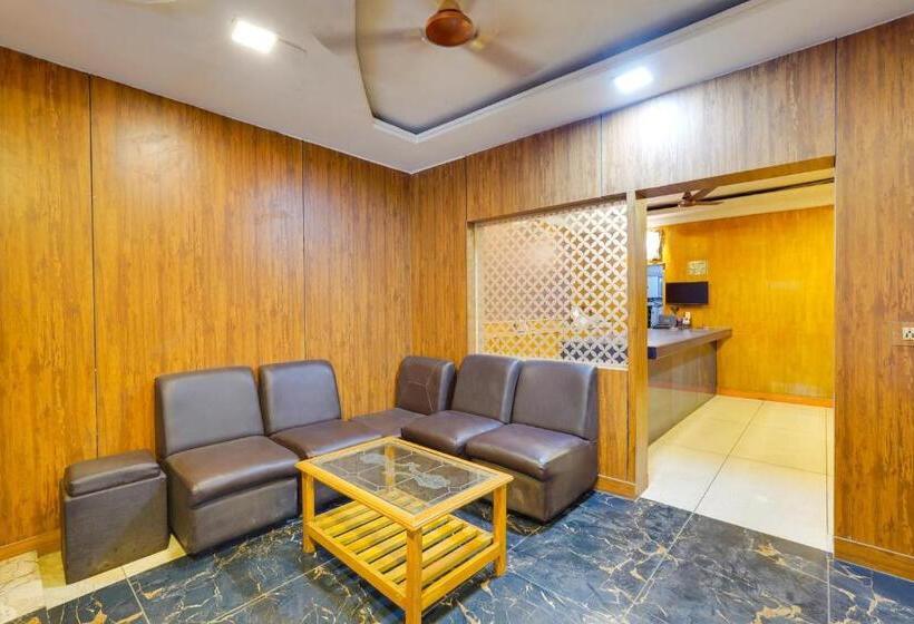 Super Hotel O Park Town Near Nehru Stadium