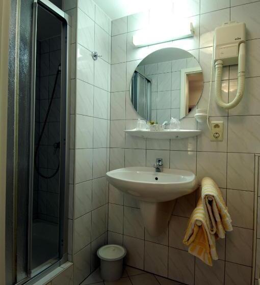 Отель Zum Burghof