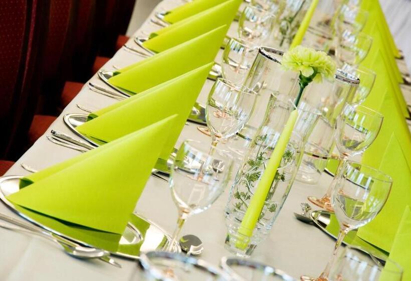 Отель Zum Burghof