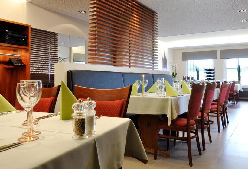 Отель Zum Burghof