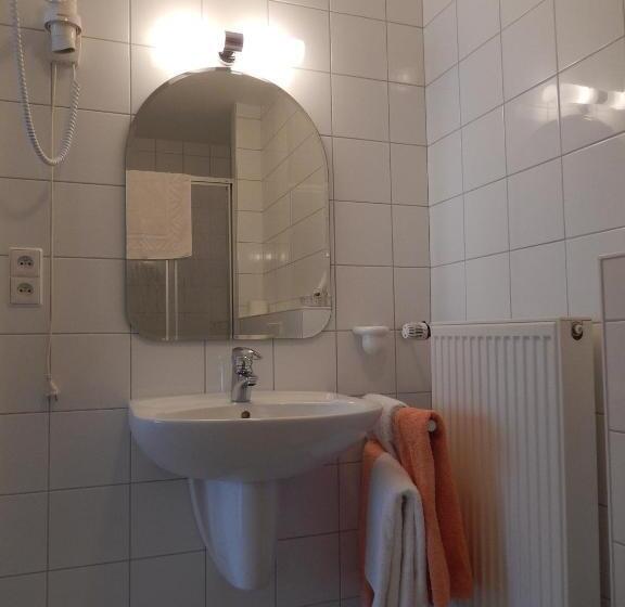 Отель Zum Burghof