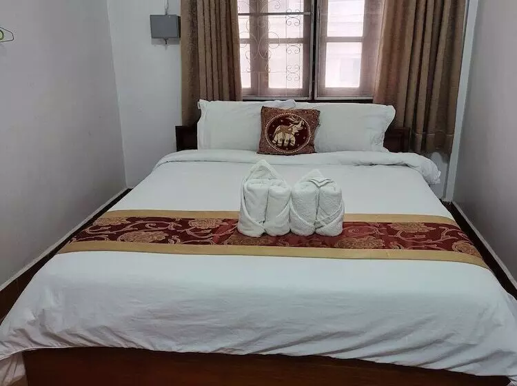 Hotelli Vangvieng Sunrise East