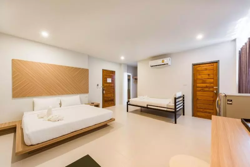 ユースホステル Phuket Marine Poshtel   Sha Plus