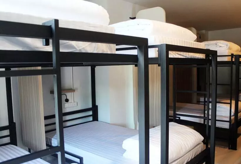 ユースホステル Phuket Marine Poshtel   Sha Plus