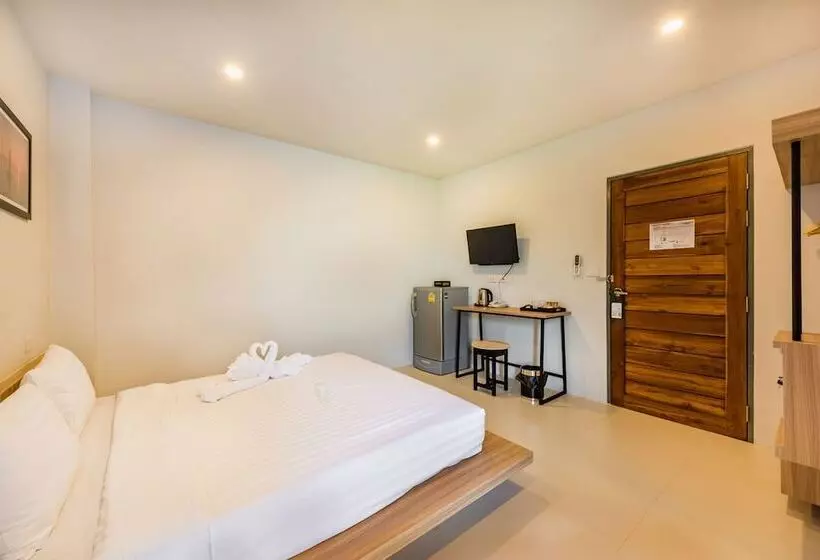 ユースホステル Phuket Marine Poshtel   Sha Plus