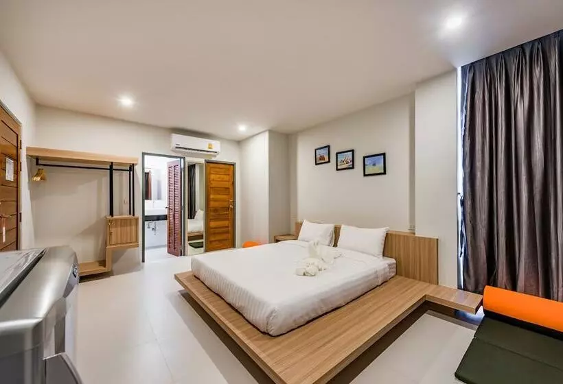 ユースホステル Phuket Marine Poshtel   Sha Plus