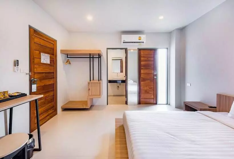 ユースホステル Phuket Marine Poshtel   Sha Plus