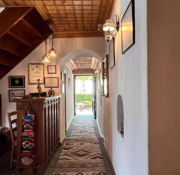 تختخواب و صبحانه Mele Guesthouse