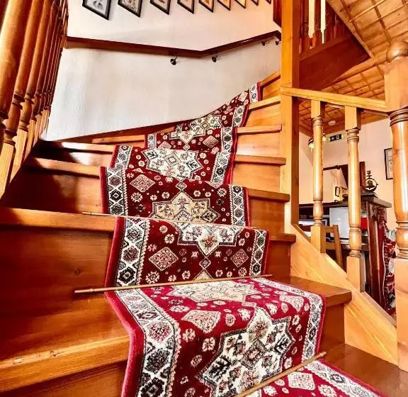 تختخواب و صبحانه Mele Guesthouse
