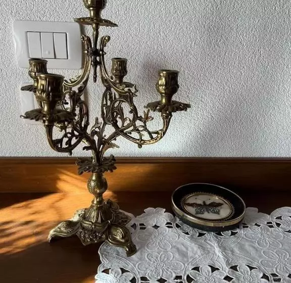 تختخواب و صبحانه Mele Guesthouse