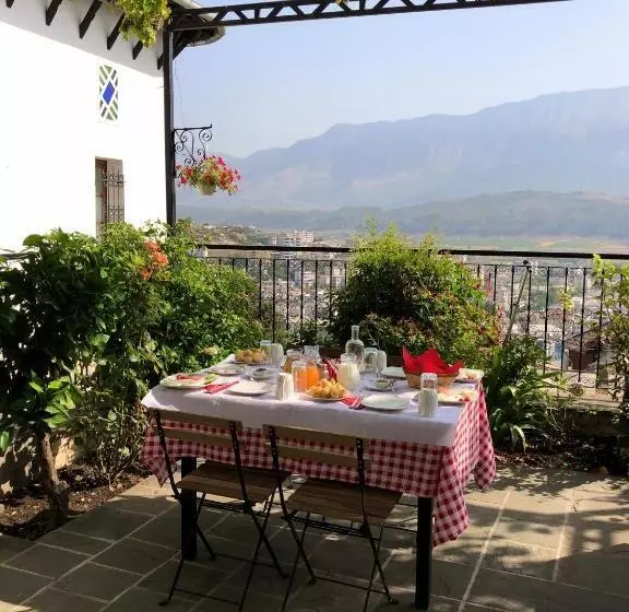 تختخواب و صبحانه Mele Guesthouse