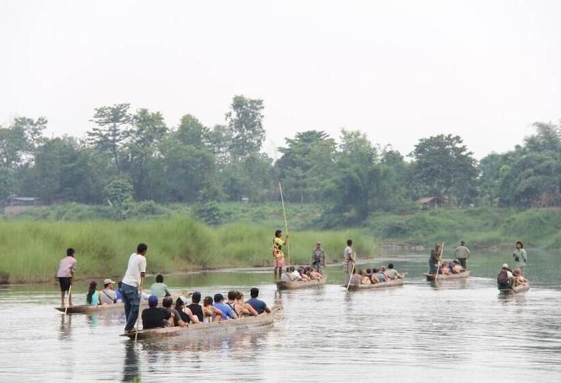 تختخواب و صبحانه Rhino Land, Sauraha