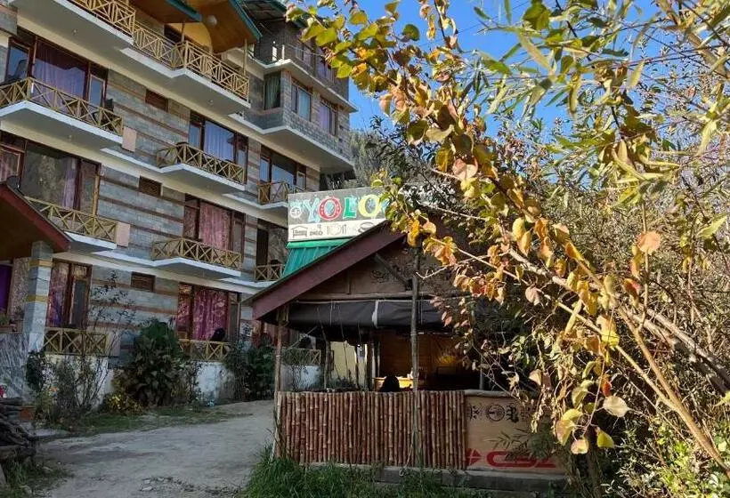 تختخواب و صبحانه Yolo Backpackers Max   Manali