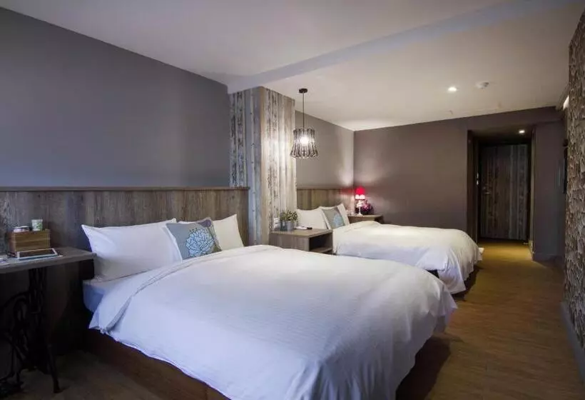 هتل Artch Inn