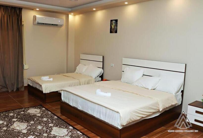 تختخواب و صبحانه Luca Pyramids Inn