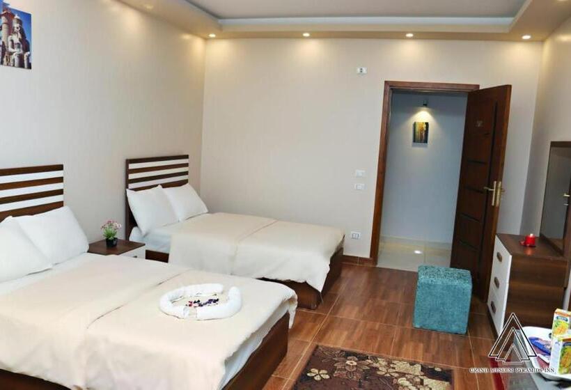 تختخواب و صبحانه Luca Pyramids Inn