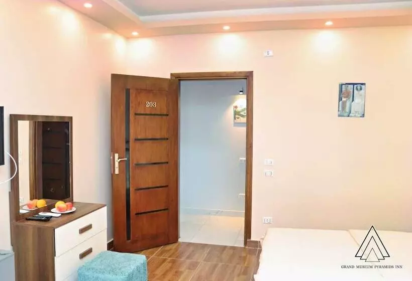 تختخواب و صبحانه Luca Pyramids Inn