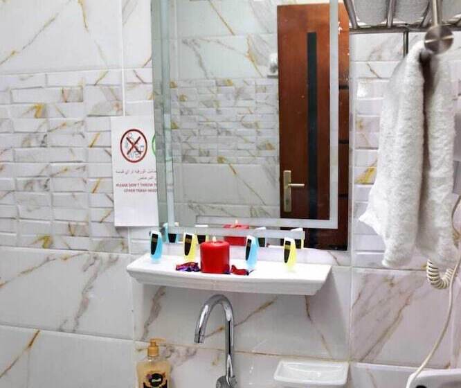 تختخواب و صبحانه Luca Pyramids Inn